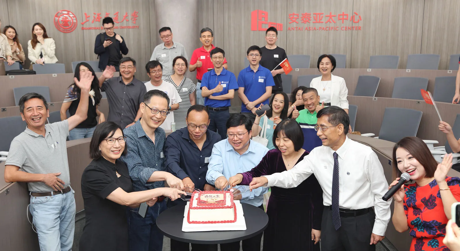 狮城五交 共庆百卅 - 五所交通大学新加坡校友齐聚一堂 共贺母校130周年华诞